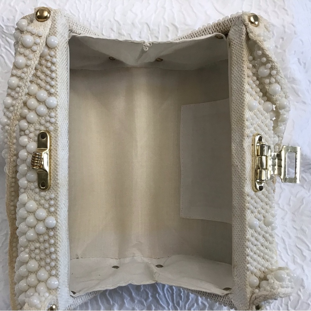 Vintage 1960’s Beaded Barrel Handbag - Picture 11 of 14